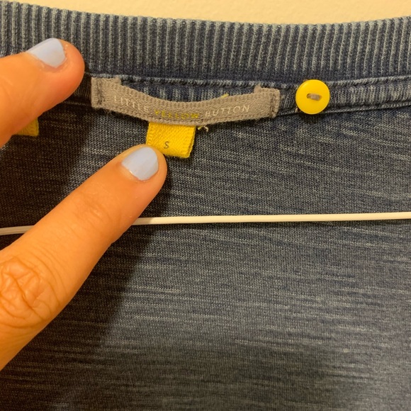Little yellow button top - Picture 2 of 4